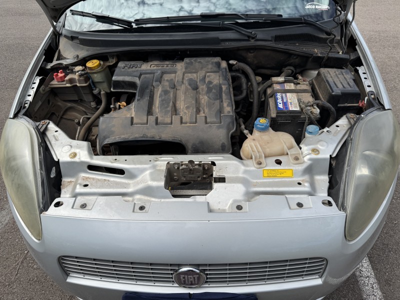 PUNTO 1.4 ATTRACTIVE ITALIA 8V FLEX 4P MANUAL - 2012 - BENTO GONçALVES