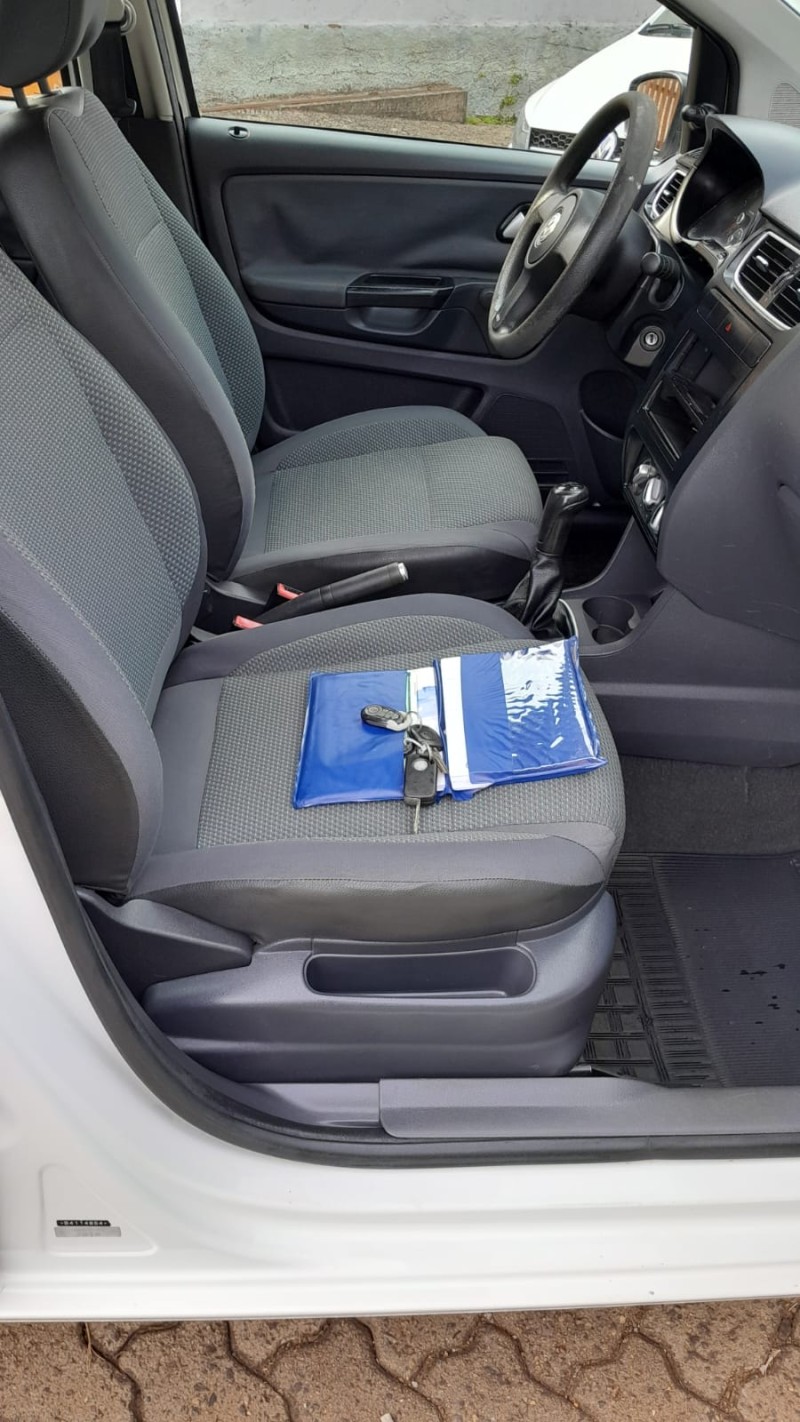 FOX 1.0 MI PLUS 8V GASOLINA 4P MANUAL - 2011 - ESTRELA