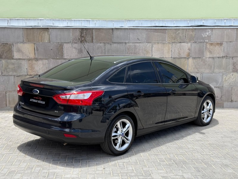 FOCUS 2.0 SE SEDAN 16V FLEX 4P AUTOMÁTICO - 2014 - CAXIAS DO SUL