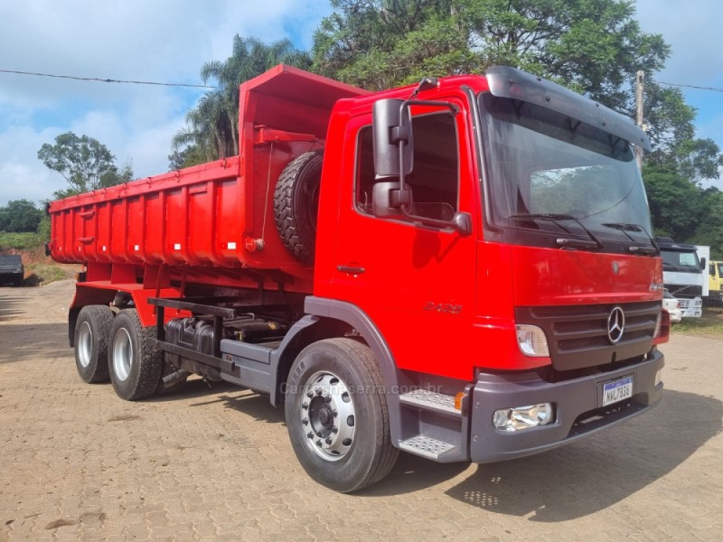 ATEGO 2428 3 EIXOS - 2011 - PORTãO