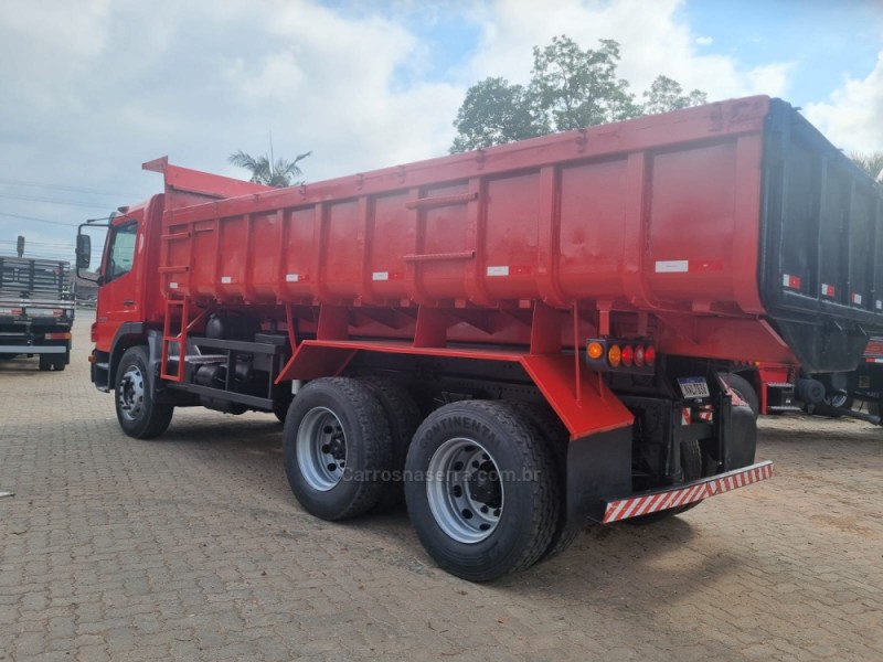 ATEGO 2428 3 EIXOS - 2011 - PORTãO