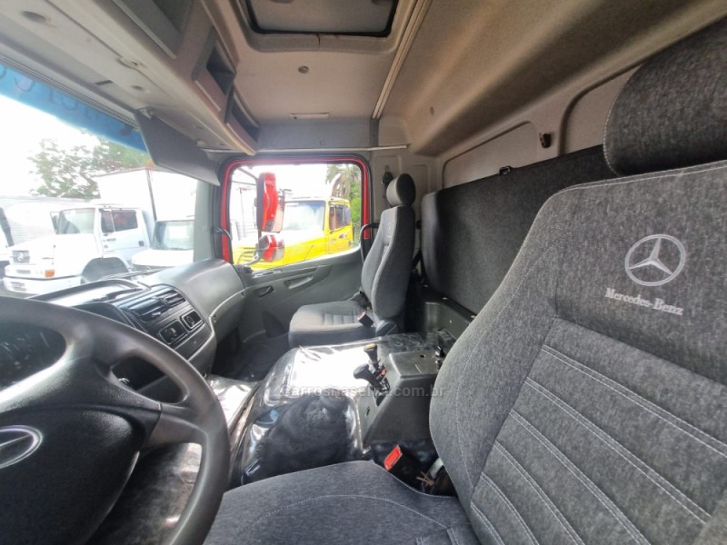 ATEGO 2428 3 EIXOS - 2011 - PORTãO