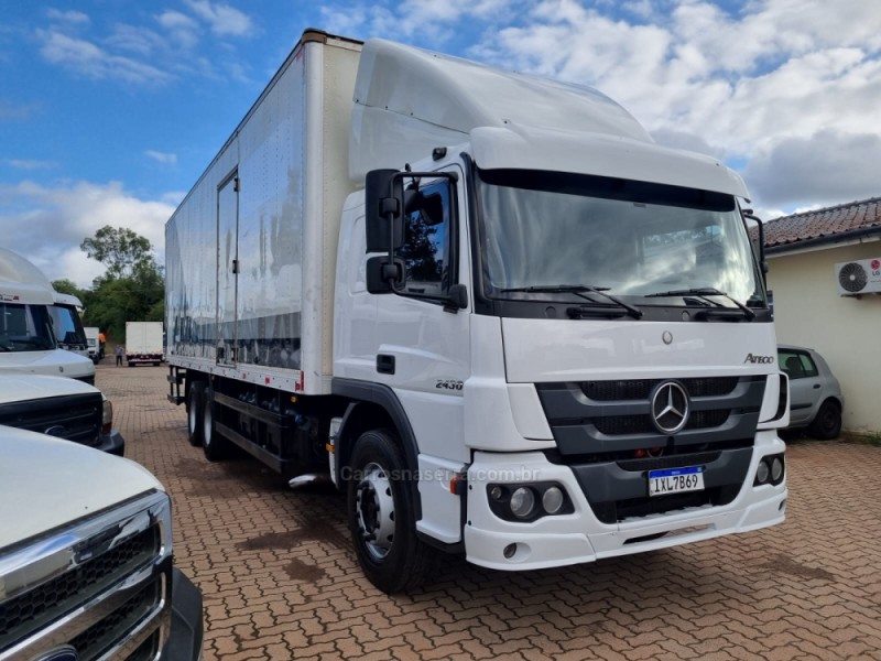 atego 2430 6x2 2016 portao