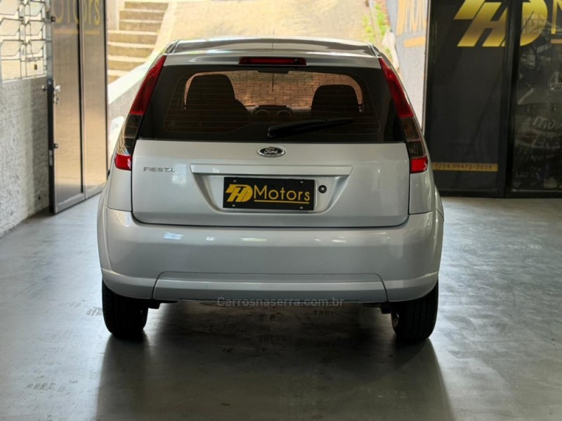 FIESTA 1.0 SE 8V FLEX 4P MANUAL - 2014 - CAXIAS DO SUL