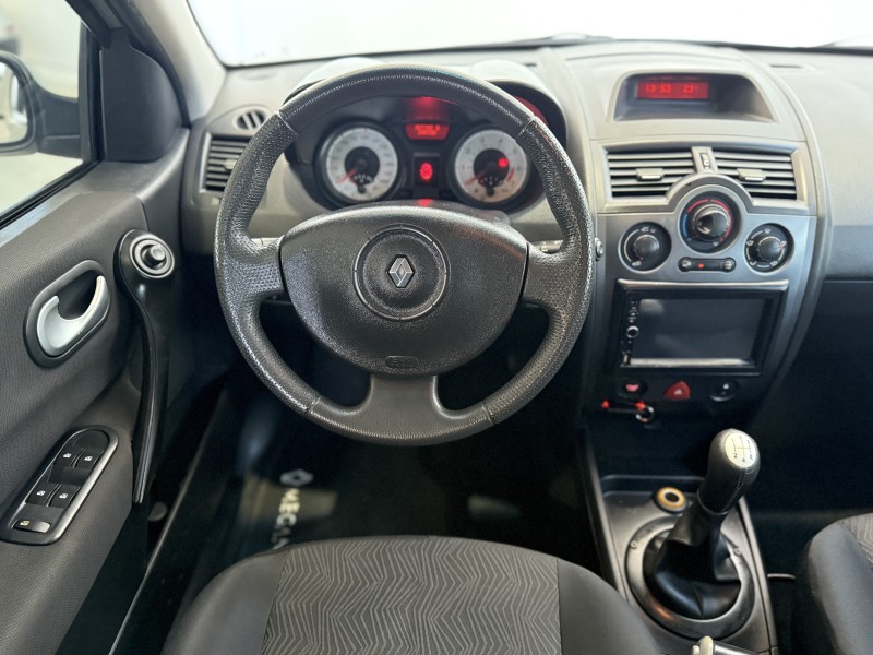 MÉGANE 1.6 EXPRESSION 16V FLEX 4P MANUAL - 2011 - CAXIAS DO SUL