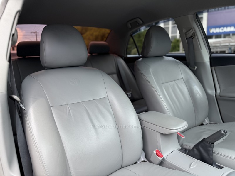 COROLLA 1.8 GLI 16V FLEX 4P AUTOMÁTICO - 2014 - PAROBé