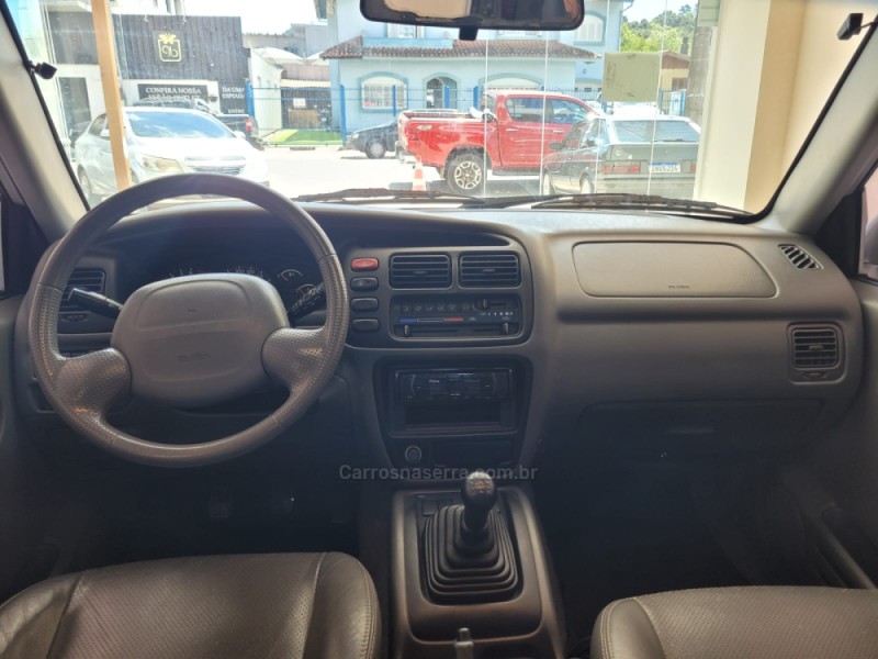 TRACKER 2.0 4X4 16V GASOLINA 4P MANUAL - 2008 - CANELA