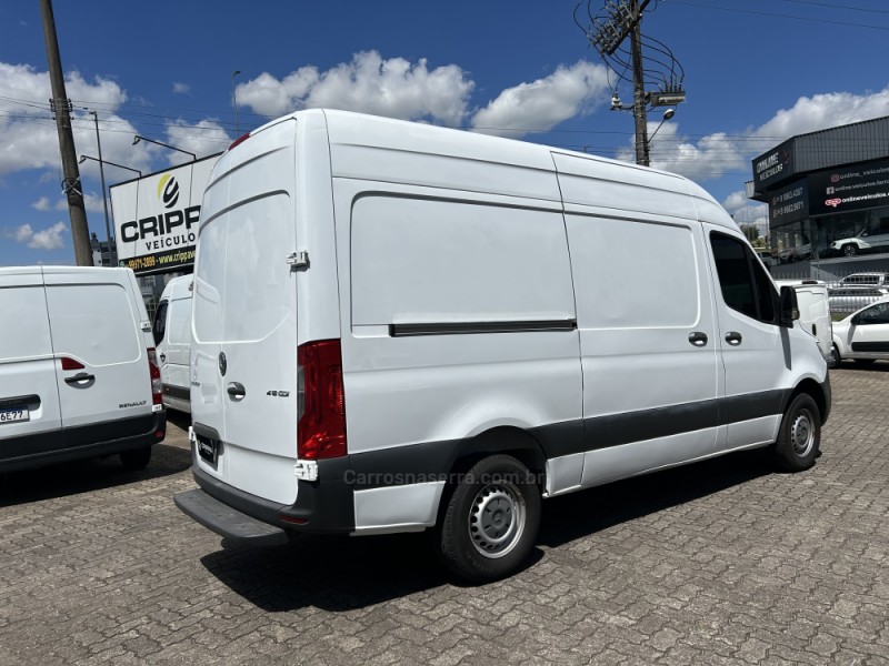 SPRINTER 2.2 CHASSI 416 FURGÃO LONGO TA DIESEL 2P MANUAL - 2022 - FARROUPILHA