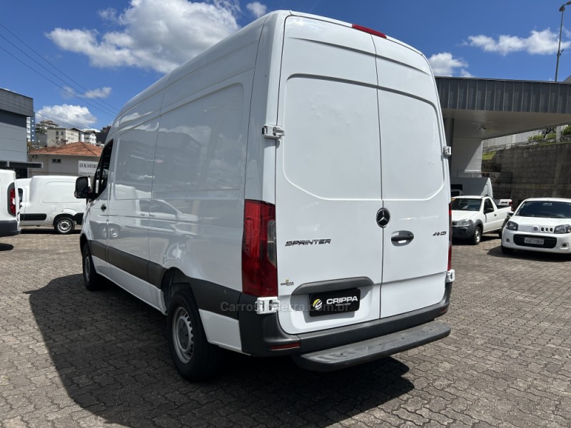 SPRINTER 2.2 CHASSI 416 FURGÃO LONGO TA DIESEL 2P MANUAL - 2022 - FARROUPILHA