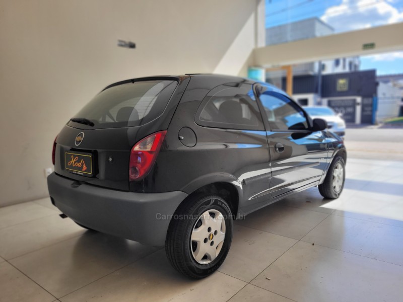 CELTA 1.0 MPFI LIFE 8V FLEX 2P MANUAL - 2010 - CANELA