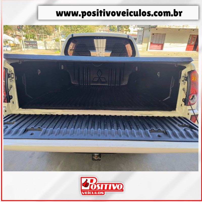 L200 TRITON 2.4 HLS 4X2 CD 16V FLEX 4P MANUAL - 2015 - CAXIAS DO SUL