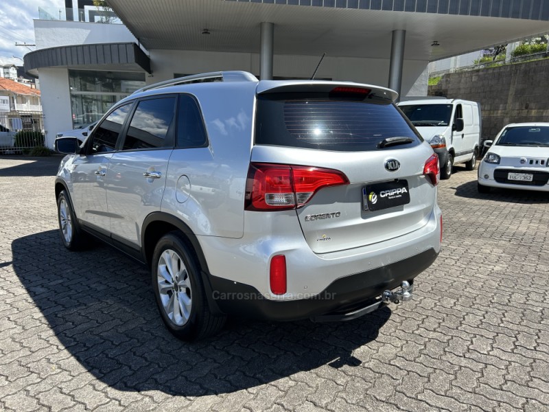 SORENTO 2.4 EX 4X2 16V GASOLINA 4P AUTOMÁTICO - 2015 - FARROUPILHA