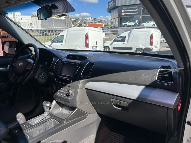 SORENTO 2.4 EX 4X2 16V GASOLINA 4P AUTOMÁTICO - 2015 - FARROUPILHA
