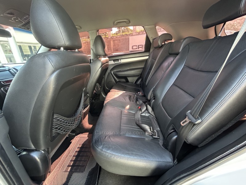 SORENTO 2.4 EX 4X2 16V GASOLINA 4P AUTOMÁTICO - 2015 - FARROUPILHA