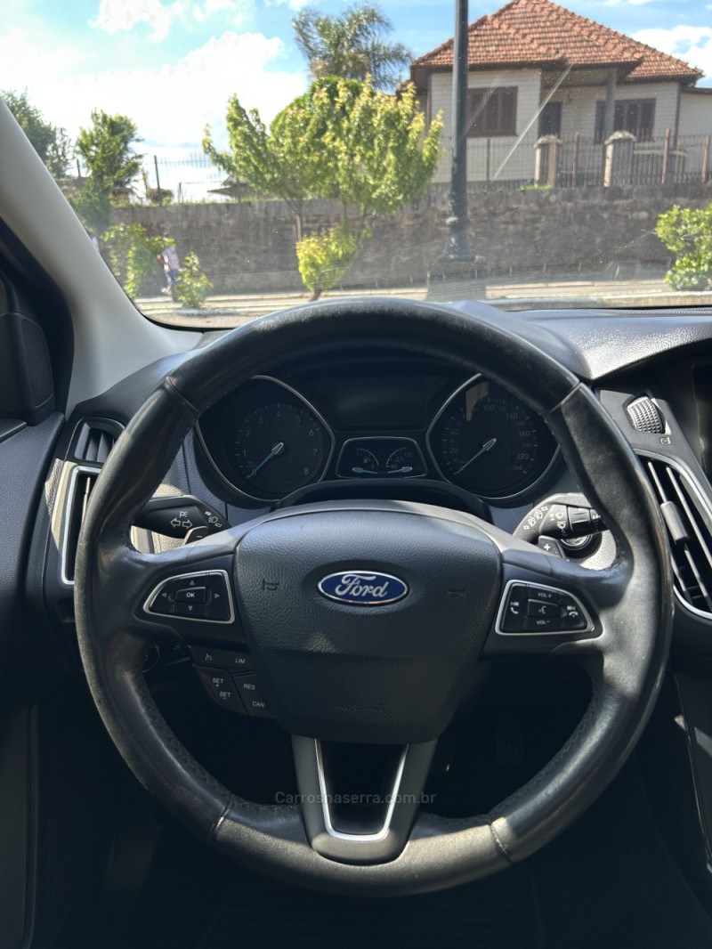 FOCUS 2.0 TITANIUM 16V FLEX 4P AUTOMÁTICO - 2017 - CAMBARá DO SUL