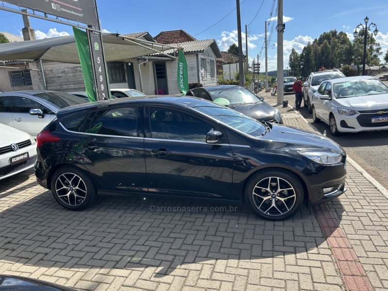 FOCUS 2.0 TITANIUM 16V FLEX 4P AUTOMÁTICO - 2017 - CAMBARá DO SUL