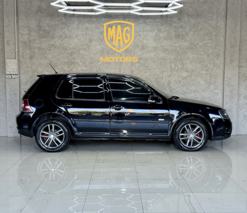 GOLF 1.6 MI TECH 8V FLEX 4P MANUAL - 2009 - CAXIAS DO SUL