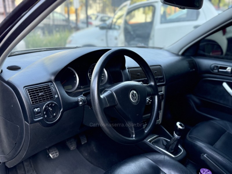 GOLF 1.6 MI TECH 8V FLEX 4P MANUAL - 2009 - CAXIAS DO SUL