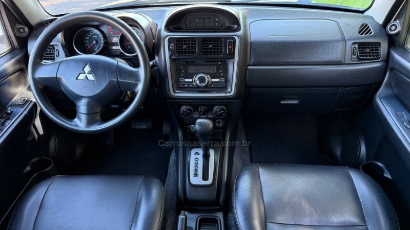 PAJERO TR4 2.0 4X2 16V 140CV FLEX 4P AUTOMÁTICO - 2013 - DOIS IRMãOS