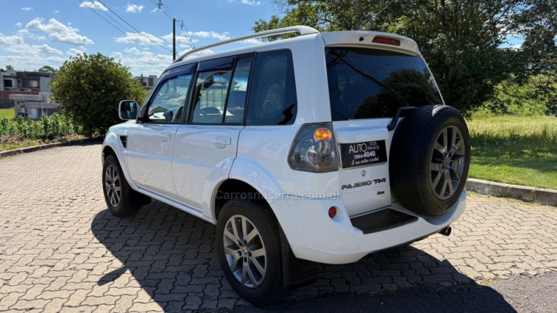 PAJERO TR4 2.0 4X2 16V 140CV FLEX 4P AUTOMÁTICO - 2013 - DOIS IRMãOS