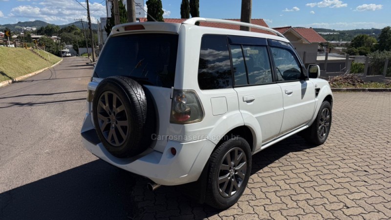 PAJERO TR4 2.0 4X2 16V 140CV FLEX 4P AUTOMÁTICO - 2013 - DOIS IRMãOS