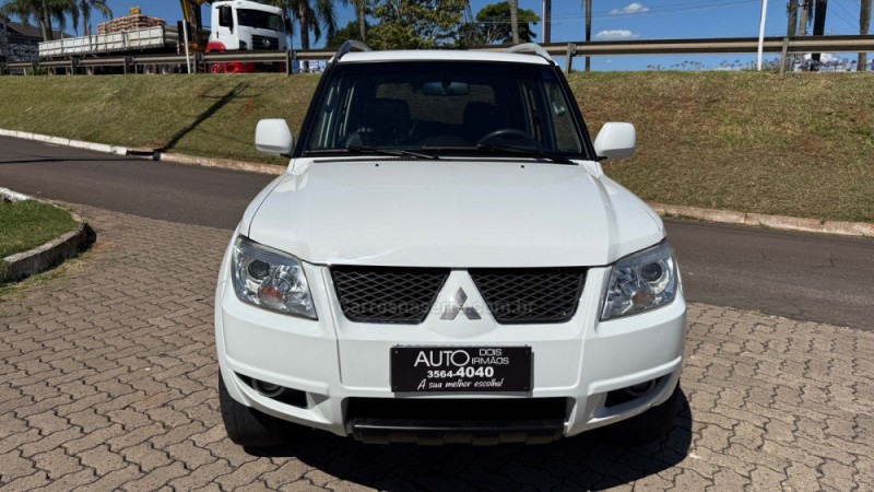 PAJERO TR4 2.0 4X2 16V 140CV FLEX 4P AUTOMÁTICO - 2013 - DOIS IRMãOS