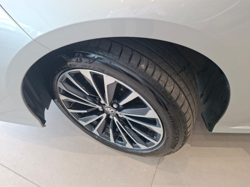COROLLA 1.8 ALTIS PREMIUM 16V HÍBRIDO 4P AUTOMÁTICO - 2024 - BENTO GONçALVES