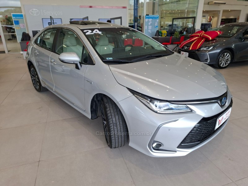 COROLLA 1.8 ALTIS PREMIUM 16V HÍBRIDO 4P AUTOMÁTICO - 2024 - BENTO GONçALVES