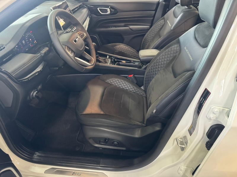 COMPASS 2.0 HURRICANE BLACKHAWK 4X4 TURBO GASOLINA 4P AUTOMÁTICO - 2025 - CAXIAS DO SUL