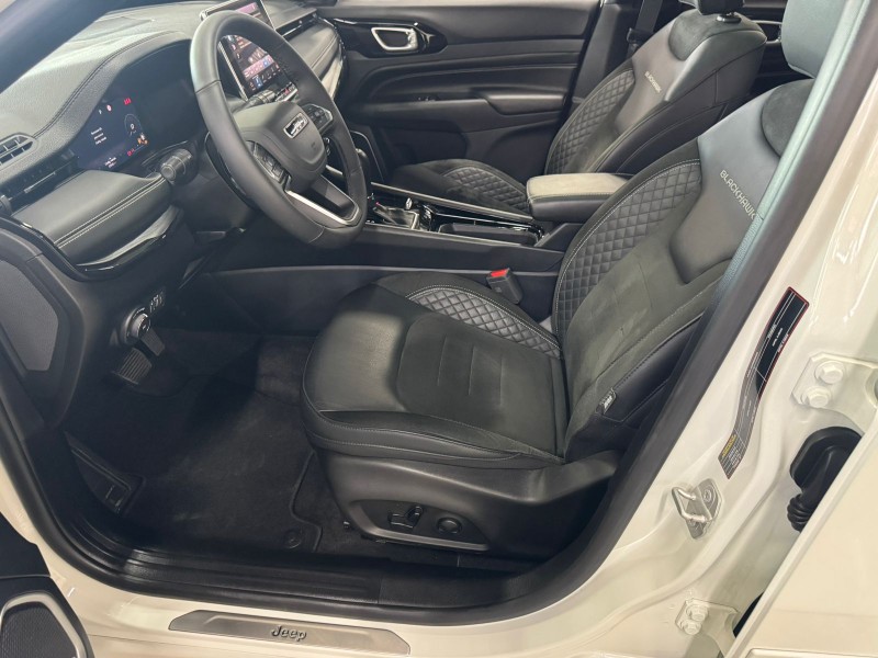 COMPASS 2.0 HURRICANE BLACKHAWK 4X4 TURBO GASOLINA 4P AUTOMÁTICO - 2025 - CAXIAS DO SUL