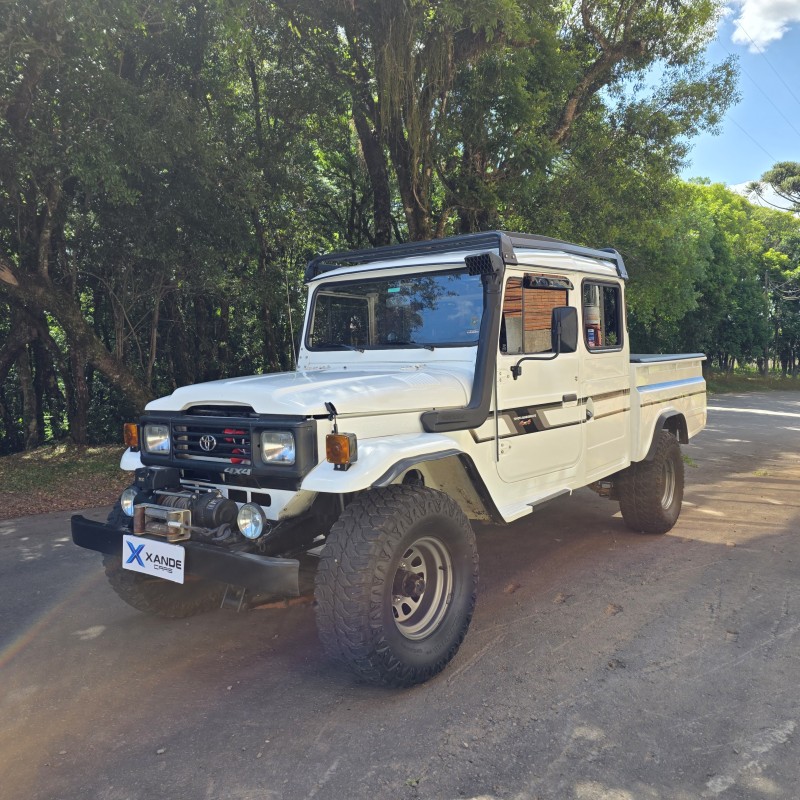 BANDEIRANTE 3.7 BJ55LP-2BL 4X4 CD DIESEL 2P MANUAL - 2000 - FLORES DA CUNHA