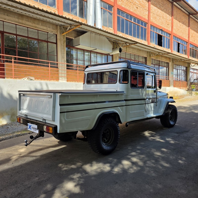 BANDEIRANTE 3.7 BJ55LP-2BL 4X4 CD DIESEL 2P MANUAL - 2000 - FLORES DA CUNHA