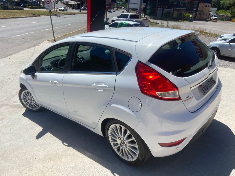 FIESTA 1.6 TITANIUM HATCH 16V FLEX 4P AUTOMÁTICO - 2014 - CAXIAS DO SUL