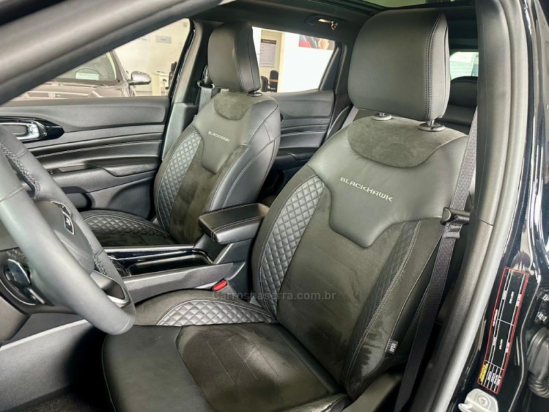 COMPASS 2.0 HURRICANE BLACKHAWK 4X4 TURBO GASOLINA 4P AUTOMÁTICO - 2025 - NOVO HAMBURGO