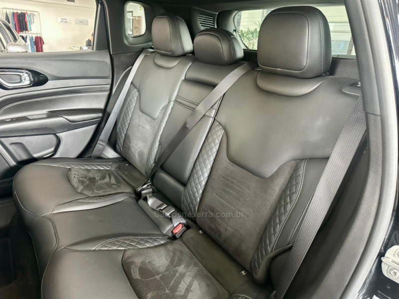 COMPASS 2.0 HURRICANE BLACKHAWK 4X4 TURBO GASOLINA 4P AUTOMÁTICO - 2025 - NOVO HAMBURGO