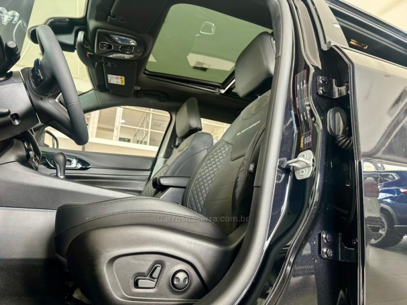 COMPASS 2.0 HURRICANE BLACKHAWK 4X4 TURBO GASOLINA 4P AUTOMÁTICO - 2025 - NOVO HAMBURGO