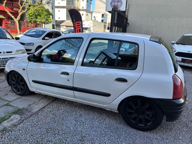 CLIO 1.0 RL 16V GASOLINA 4P MANUAL - 2001 - CAXIAS DO SUL