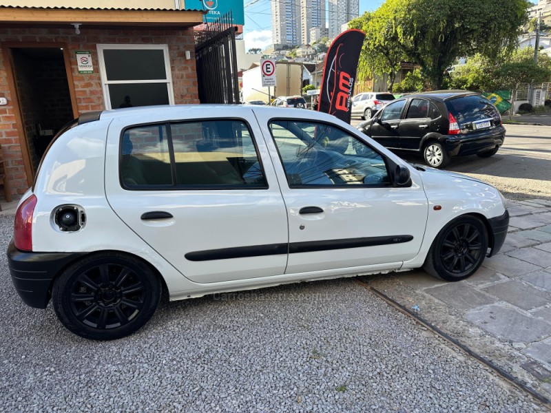 CLIO 1.0 RL 16V GASOLINA 4P MANUAL - 2001 - CAXIAS DO SUL