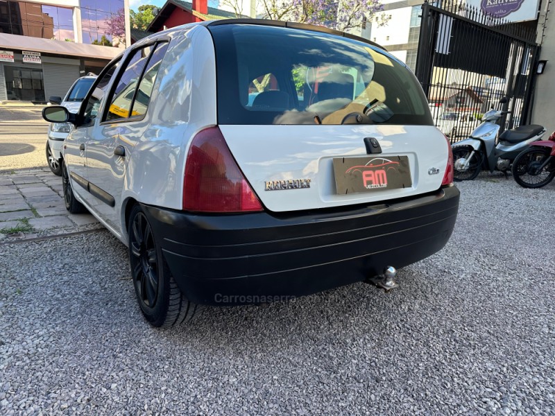 CLIO 1.0 RL 16V GASOLINA 4P MANUAL - 2001 - CAXIAS DO SUL