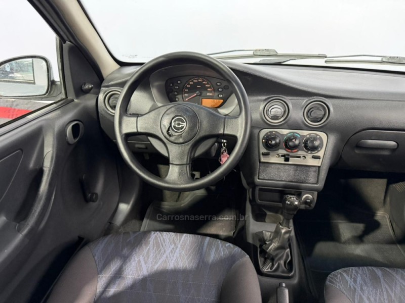 CELTA 1.0 MPFI SPIRIT 8V FLEX 4P MANUAL - 2006 - VACARIA