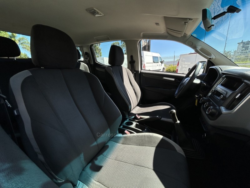 S10 2.8 LS 4X4 CD 16V TURBO DIESEL 4P MANUAL - 2022 - FARROUPILHA