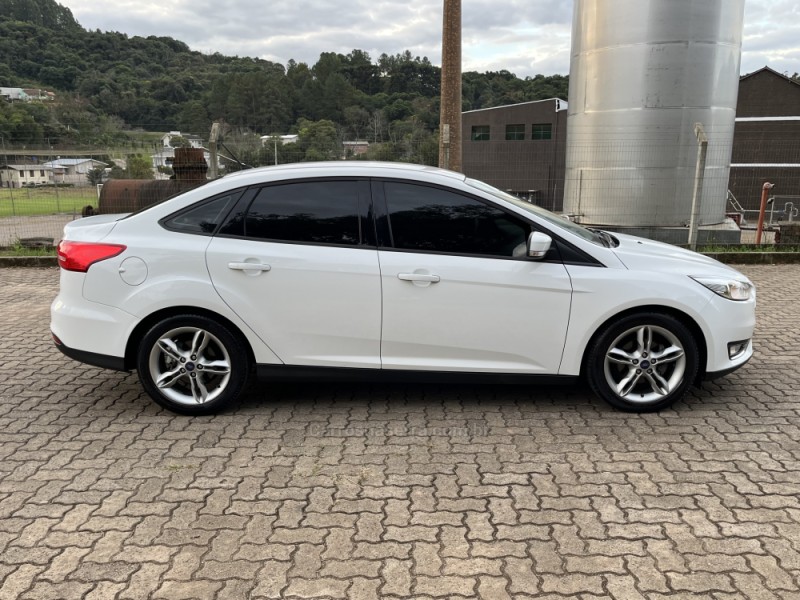 FOCUS 2.0 SE SEDAN 16V FLEX 4P AUTOMÁTICO - 2016 - NOVA BASSANO