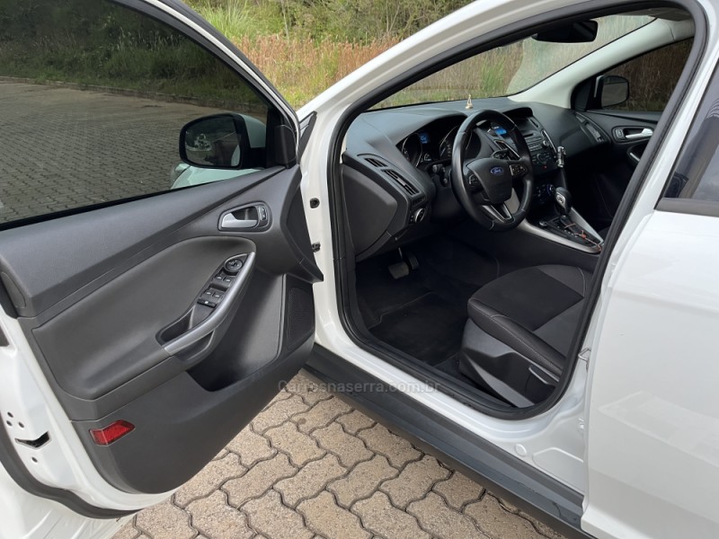 FOCUS 2.0 SE SEDAN 16V FLEX 4P AUTOMÁTICO - 2016 - NOVA BASSANO
