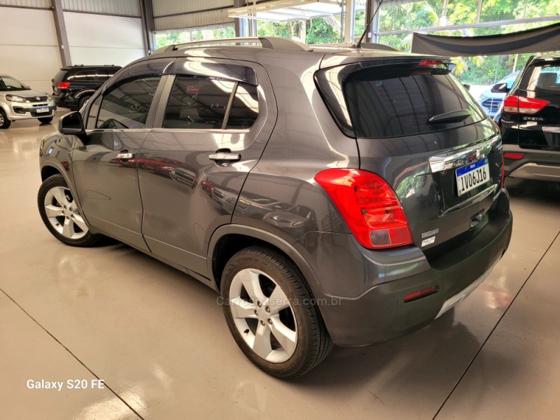 TRACKER 1.8 MPFI LTZ 4X2 16V FLEX 4P AUTOMÁTICO - 2014 - NOVA PRATA