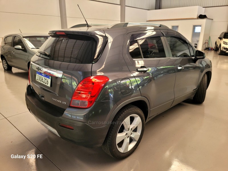 TRACKER 1.8 MPFI LTZ 4X2 16V FLEX 4P AUTOMÁTICO - 2014 - NOVA PRATA