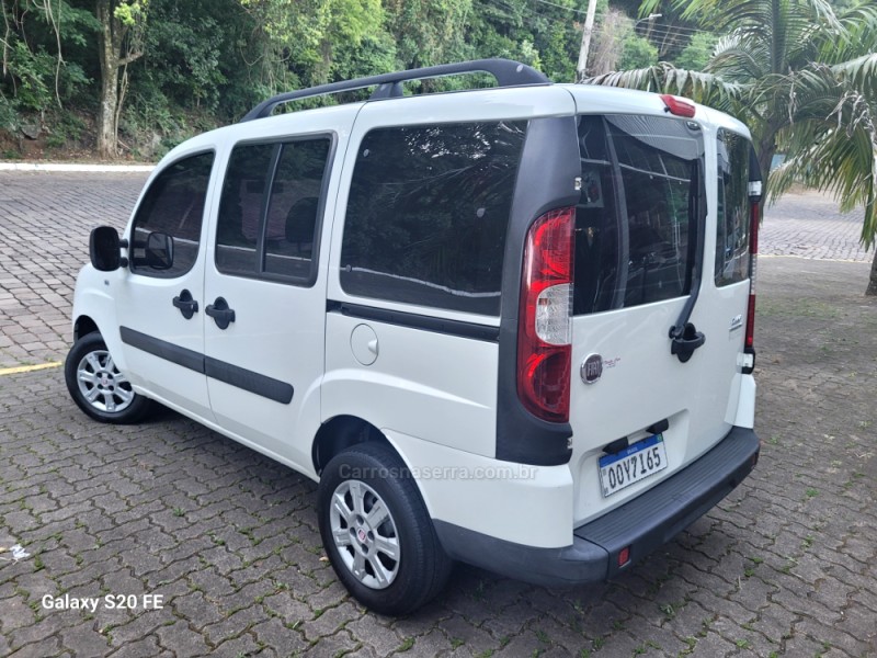 DOBLÓ 1.4 MPI ATTRACTIVE 8V FLEX 4P MANUAL - 2013 - NOVA PRATA