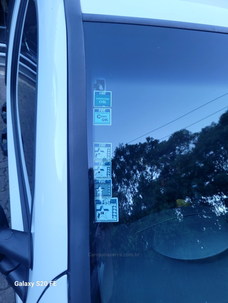 DOBLÓ 1.4 MPI ATTRACTIVE 8V FLEX 4P MANUAL - 2013 - NOVA PRATA