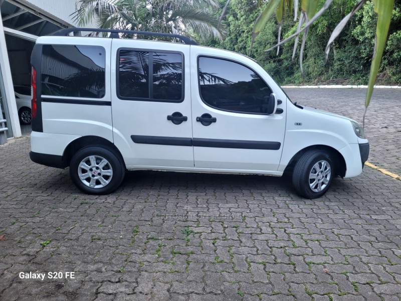 DOBLÓ 1.4 MPI ATTRACTIVE 8V FLEX 4P MANUAL - 2013 - NOVA PRATA