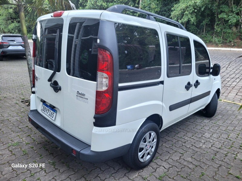 DOBLÓ 1.4 MPI ATTRACTIVE 8V FLEX 4P MANUAL - 2013 - NOVA PRATA