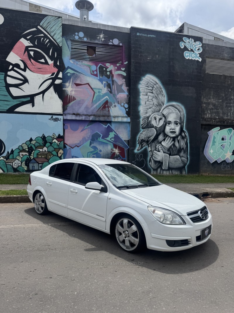 VECTRA 2.0 MPFI ELEGANCE 8V FLEX 4P MANUAL